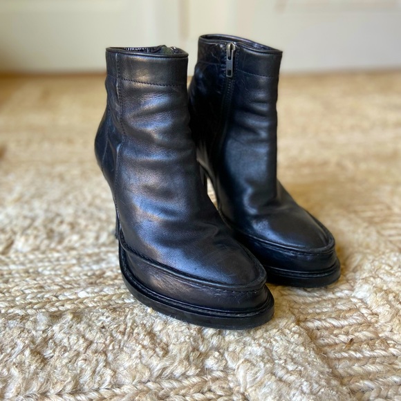 Ann Demeulemeester black leather ankle boots - 7 - Picture 2 of 11